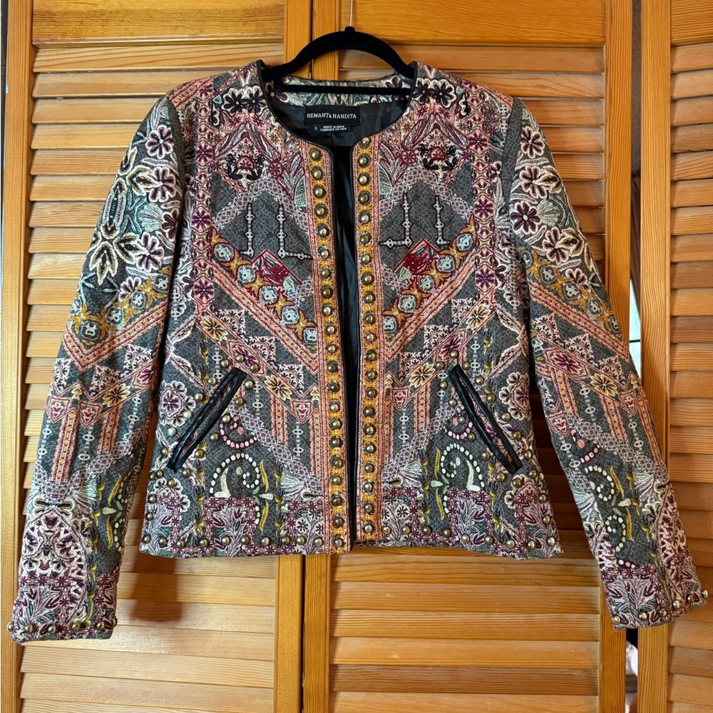 HEMANT & NANDITA Vibrant Embroidered Blazer